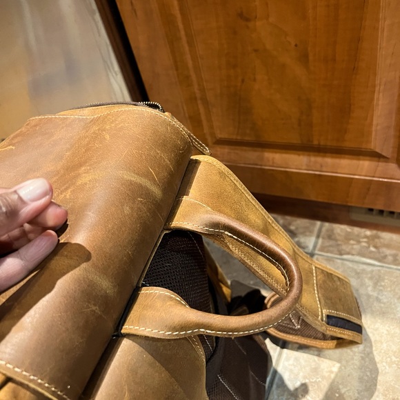Leather backpack vintage w/ removable sleeve for laptop - Picture 6 of 14